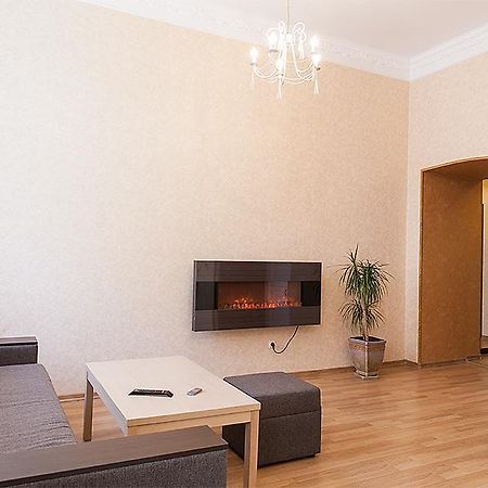 Apartment Vozle Teatra Opery I Baleta リヴィウ エクステリア 写真